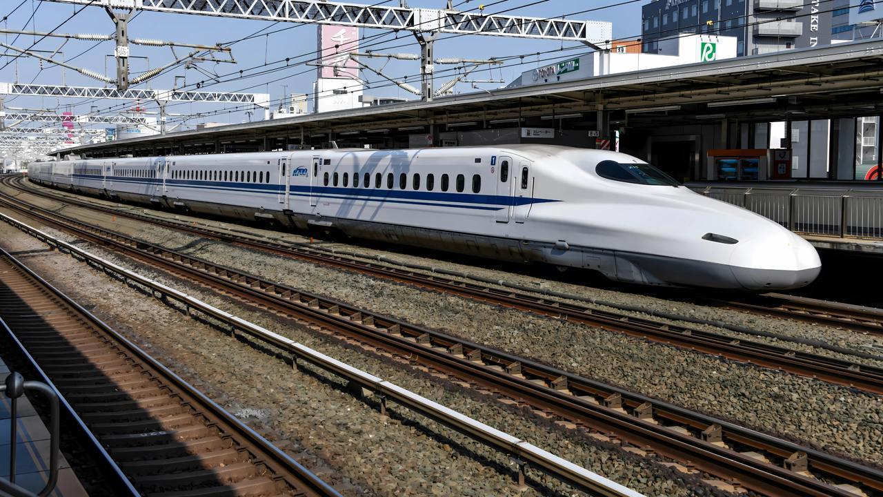 Shinkansen: How Japan’s Bullet Train Changed a Nation