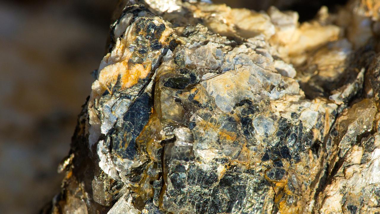 Nickel Overtakes Lithium as EV Battery Market Shifts