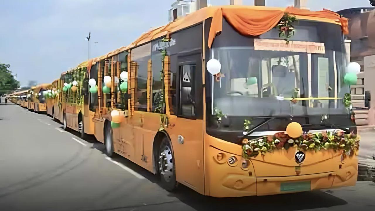 UP Registers 70,770 EVs in Q1 FY26, Boosting Revenue