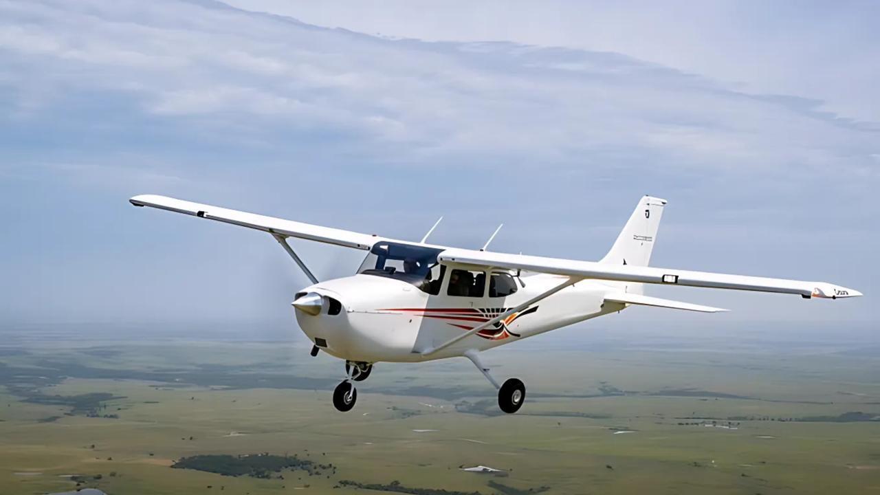Cessna Skyhawk Gets Dual Electronic Ignition System Upgrade