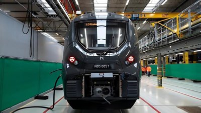 Alstom Debuts Sliding Plug Doors on Hydrogen Trains in Austria