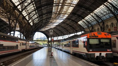 CAF Deploys AI-Driven Door Diagnostics on Spanish Commuter Trains