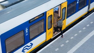 Prague Metro Begins Testing Contactless Sliding Cabin Doors