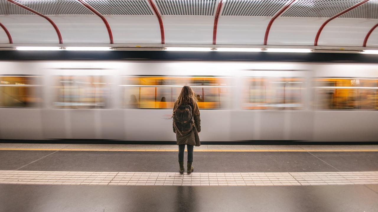 Singapore Trials AI System to Cut Metro Wait Times by 18%