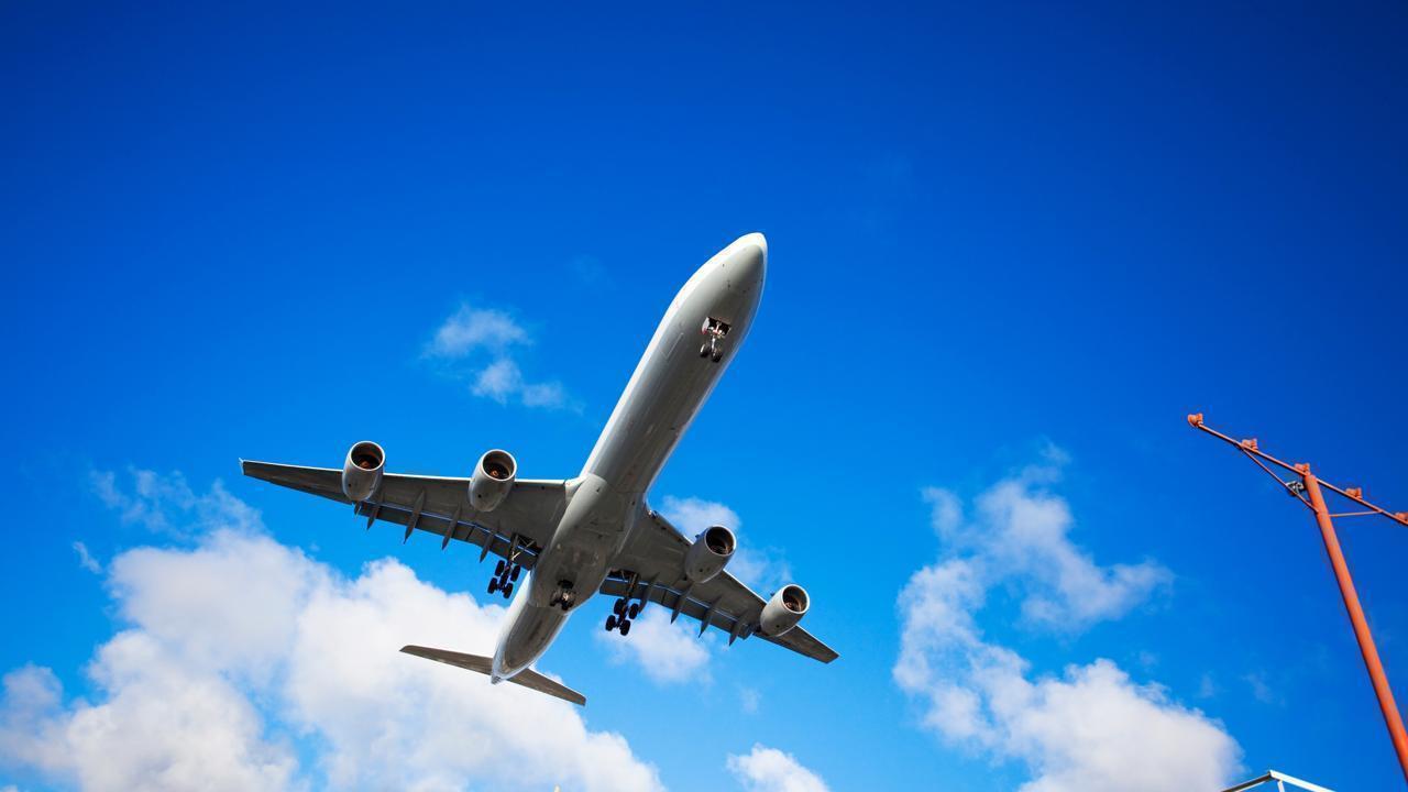 SkyWest Pilot’s Dive Prompts FAA, NTSB Investigation