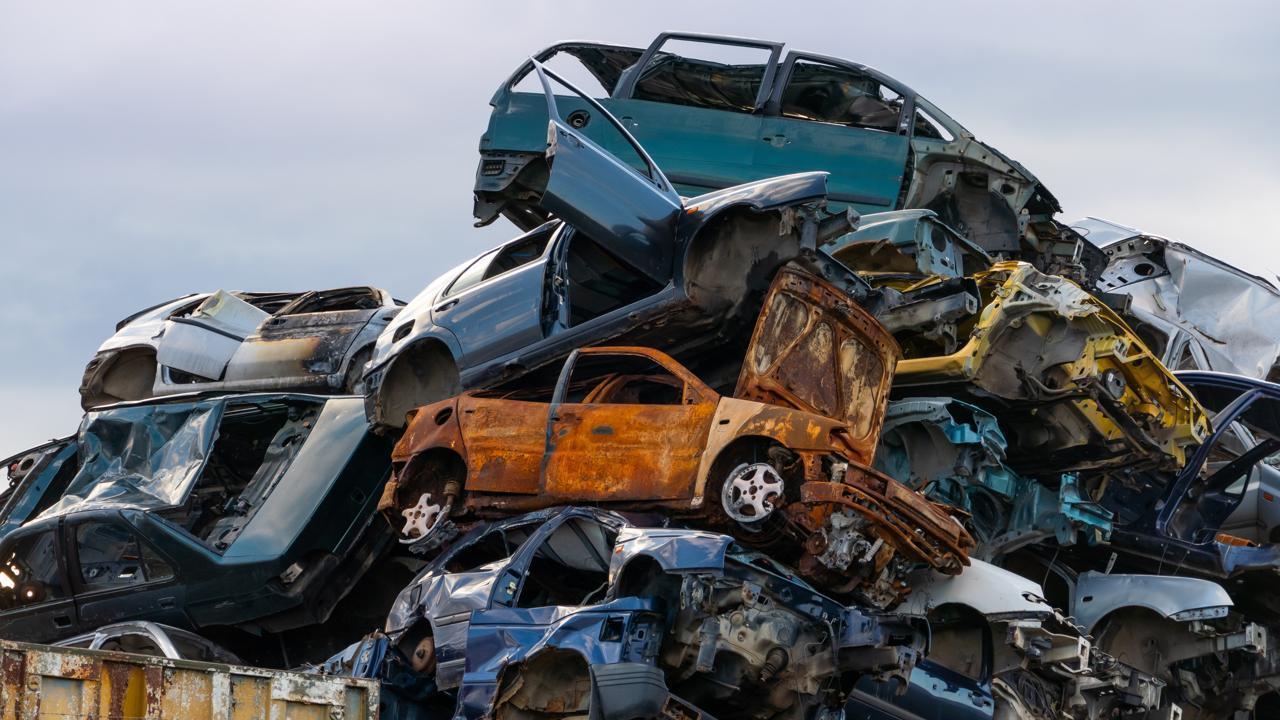 Govt Expands Metal Scrapping Centres to Drive Circular Economy