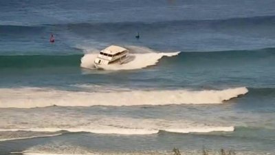 Honolulu Tour Boat Grounds After Rough Seas