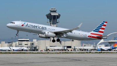 Passenger Hijacks O'Hare PA System to Criticize American Airlines