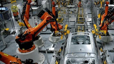 AI Revolutionizes Manufacturing with Predictive Maintenance and Automation