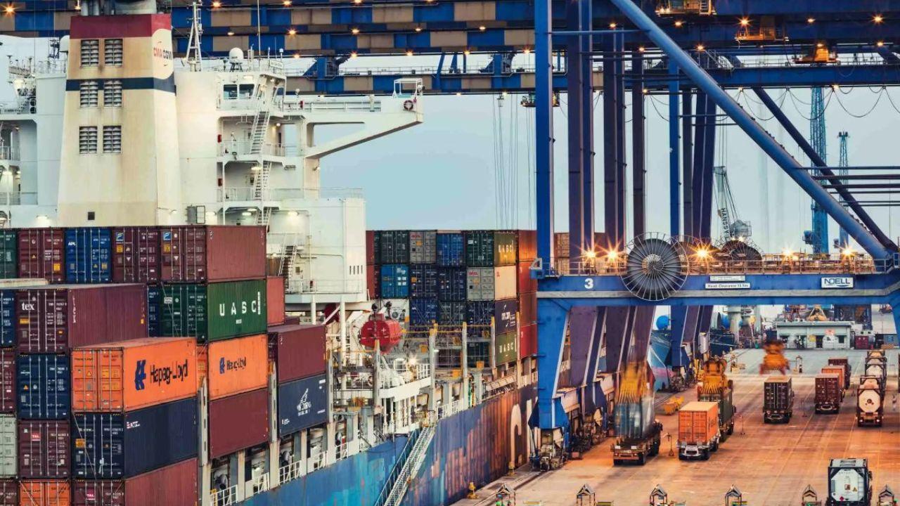 DP World Mundra Handles Record 1.42 Lakh TEUs in August 2025
