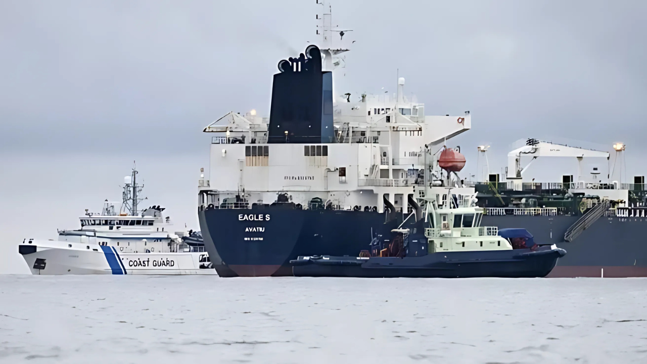 Norway Seizes Russian Ship Stuck in Batsfjord Port