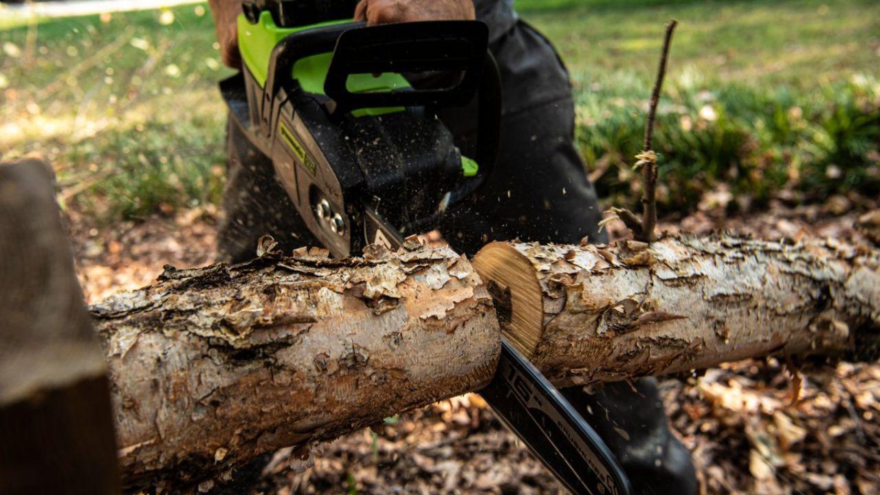 Greenworks 60V Chainsaw Redefines Cutting Power