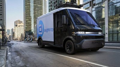 Amazon Trials GM BrightDrop Vans to Cut Emissions