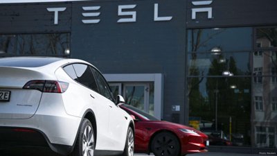 Tesla Shifts Focus from $25K Model 2 to Self-Driving Robotaxis