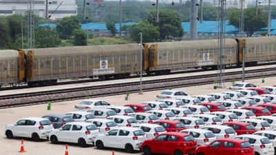 Indian Auto Dealers Expect Strong Year-End Sales After Record October Growth