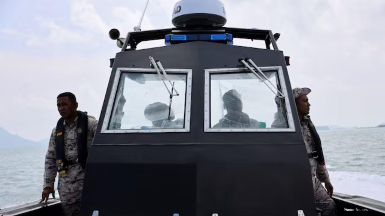 Malaysia and Thailand Continue Search After Rohingya Boat Sinks