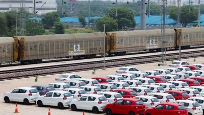 Tata and Hyundai Urge India to Rem…