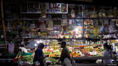 Philippine Central Bank Signals Pa…