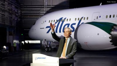 Alaska Airlines Places Biggest Ever Boeing Order to Fuel Global Expansion