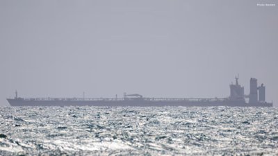 US Returns Seized Oil Tanker to Venezuela Amid Ongoing Sanctions Pressure