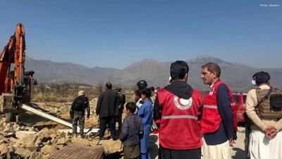 Militants Kill 11 Security Personnel and a Child Near Afghan Border, Raising New Security Fears